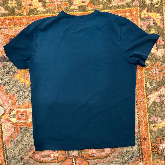 Figs Men's Deep Blue Scrub Top- Large - Picture 3 of 3